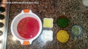 شوربة مطيشة بالمقرونية - Soupe de pâtes à la tomate et l'origan