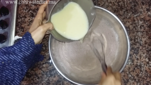 مافن بالشكلاط بقطع الشكولاته مفرقعين - Muffins au chocolat bien gonflés