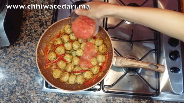  طاجين كويرات الميرلا لذيذ وخفيف -Boulettes de merlan à la sauce tomate