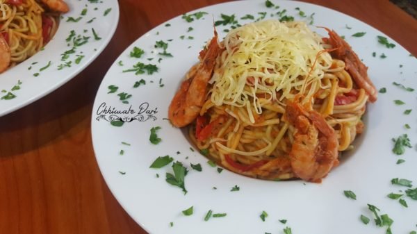 سباكيتي بالقمرون مذاق هائل ومختلف - Spaghetti aux crevettes et céleri